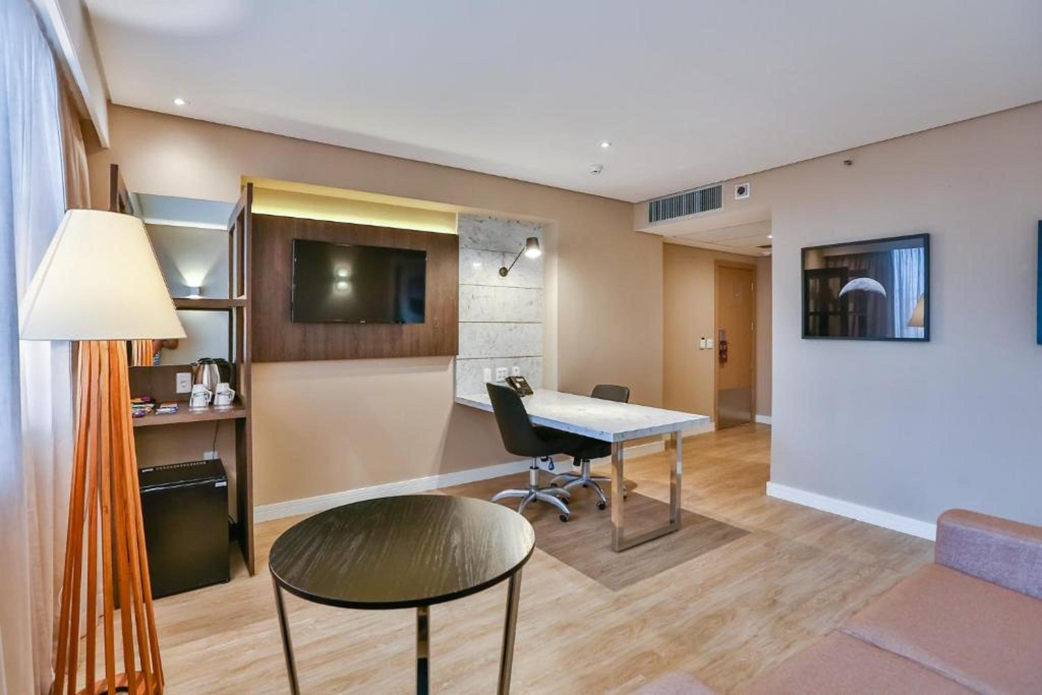 Transamerica Collection Goiania Bagian luar foto A room at the hotel