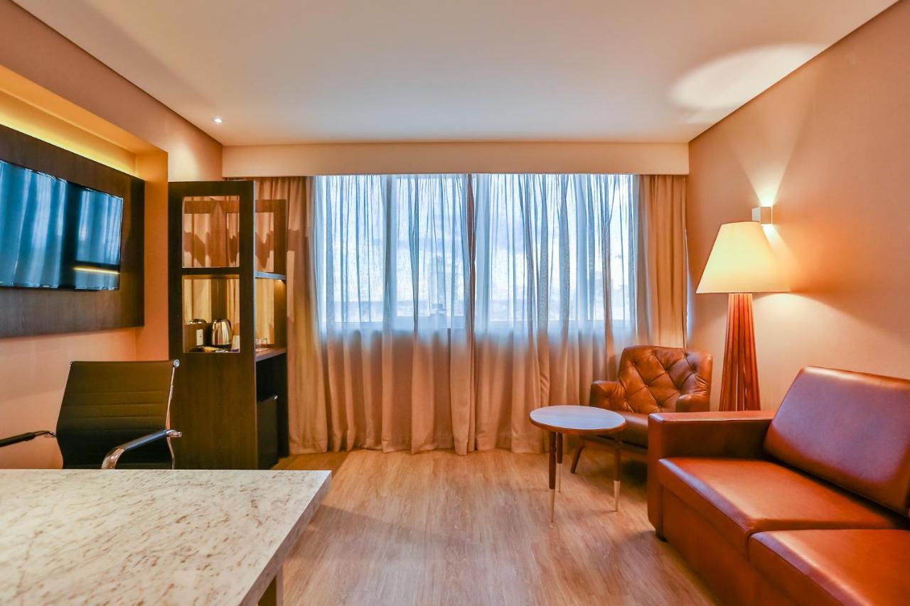 Transamerica Collection Goiania Bagian luar foto A room at the hotel