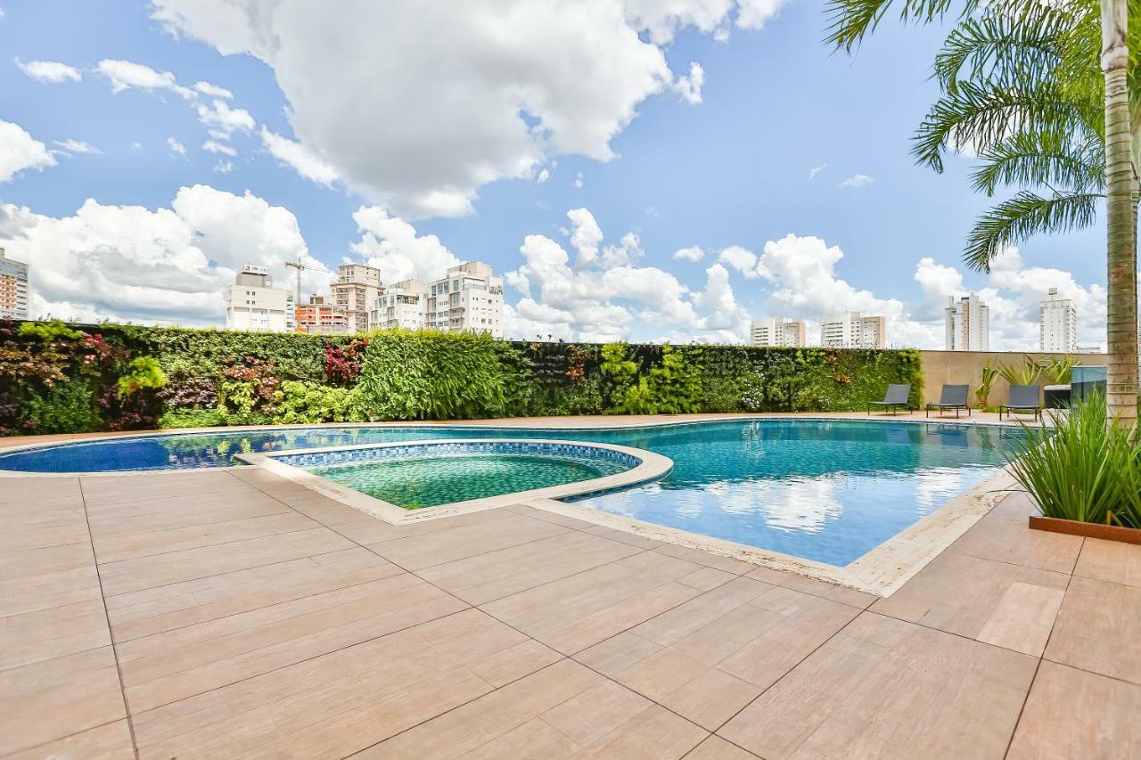 Transamerica Collection Goiania Bagian luar foto A swimming pool in a condominium in São Paulo, Brazil